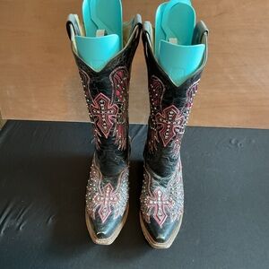 Black Women's Embellished Western Heeled Boots with Pink Accent